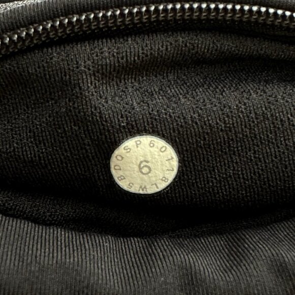 Lululemon Inspire Crop ll Luxtreme 3/4 Leggings Sz 6 Grey Black Yoga Athleisure - Picture 9 of 11